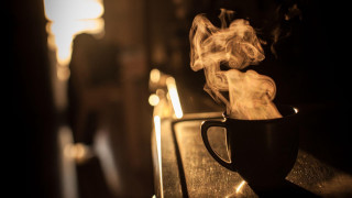 Steaming cup coffee counter light - volumetric lighting free wallpaper