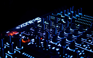 Dj mixer closeup blue light - a blue light free wallpaper