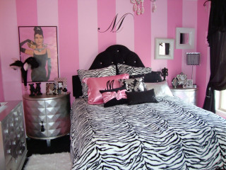 Zebra bedroom pink walls black - chica macnab free wallpaper