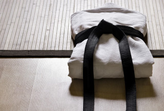 White bag black straps floor - a mat free wallpaper