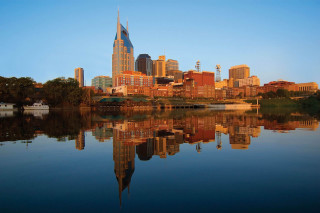 City skyline lake boat water - the water in front free wallpaper