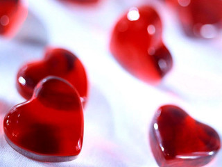 Close up red hearts white 2 - anne dunn free wallpaper