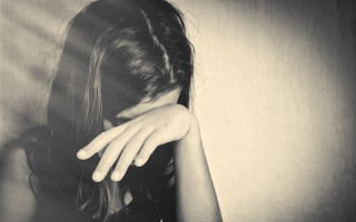 Woman hand face shoulder pose - sad free wallpaper