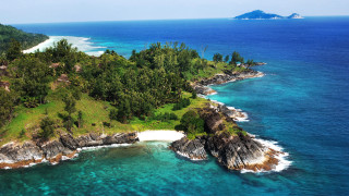 Island sandy beach small white - a sandy beach free wallpaper