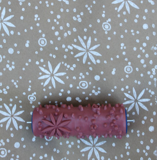 Red object tablecloth white flowers - free new year wallpaper