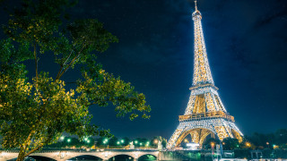Eiffel tower night bridge trees - bernard meninsky free wallpaper