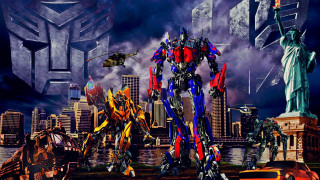 Robots statue liberty city skyline - a statue of liberty free wallpaper