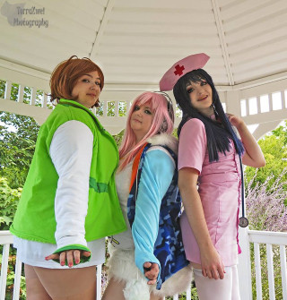 Three women cosplay porch gazebo - microscopic free wallpaper