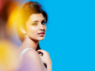 Aesthetic woman blue background yellow - a yellow circle free wallpaper
