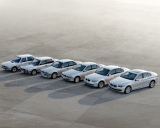 Row of five cars parking - a row free wallpaper