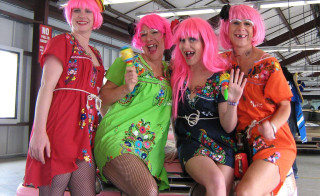 Women costumes group photo bottle - rich vivid color free wallpaper