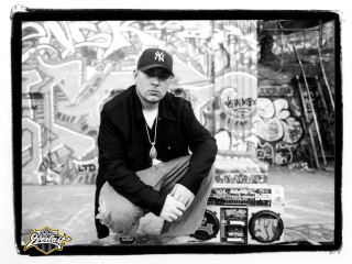 Man skateboard graffiti wall hat - a skateboard in front free wallpaper