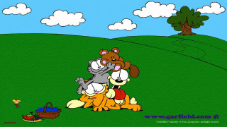 Cartoon dog cat playing field - a dog free wallpaper for desktop