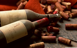 Wine bottle corks table knife - a still life free wallpaper