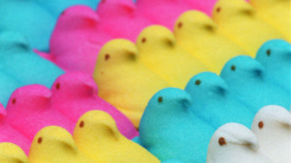 Small plastic ghost toys blue - high detail free wallpaper