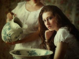 Woman holding tea pot two - anka zhuravleva free wallpaper