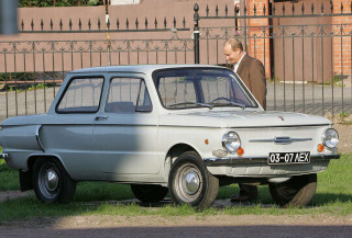 Man standing car street corner - boris vladimirski free wallpaper