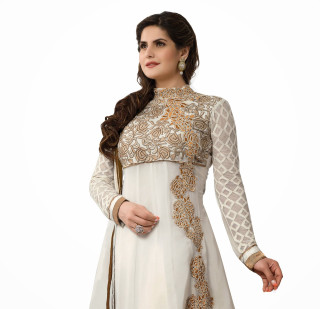 Woman white anang suit gold - front free wallpaper