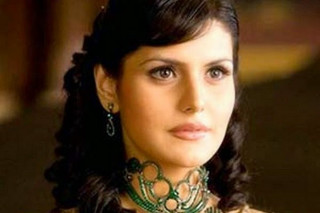 Woman green necklace earrings choker - a black dress free wallpaper for desktop