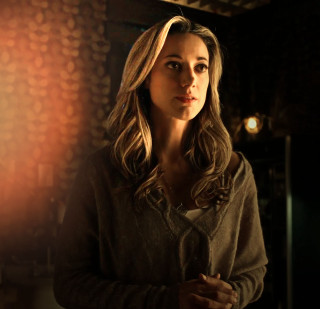 Woman dark room light face - dark free wallpaper