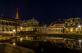 Large building tower clock tower - a pond in front free wallpaper