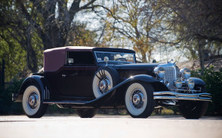 Old model car art deco 4 - an old model car free wallpaper