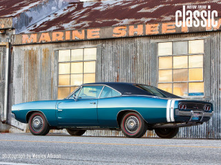 Blue car parked building rusty - charles martin free wallpaper