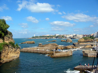 Rocky water cityscape panorama bridge - the middle of it free wallpaper