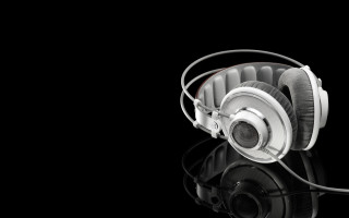 Headphones cord black background reflection - a cord free wallpaper