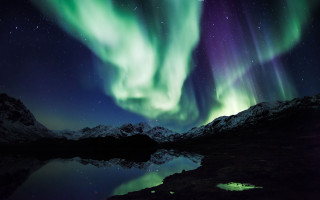 Aurora reflection lake night sky - beautiful free wallpaper for desktop
