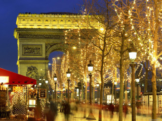 Busy street lights tower people - busy free wallpaper