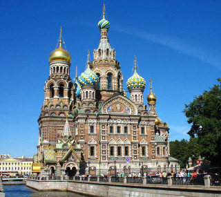 Large church golden dome river - gaudy free wallpaper
