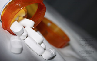 Pill bottle pills blackwhite shallow - dr. atl free wallpaper