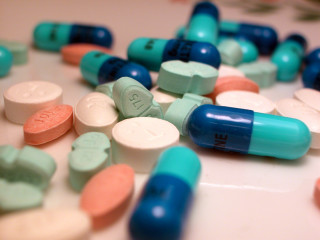 Pills table bottle scattered neoplasticism - neoplasticism free wallpaper