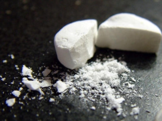Sugar pile spoon knife blurry - incoherent free wallpaper