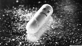 Smiley pill rain water drops - water droplet free wallpaper