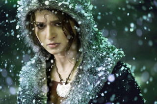 Woman fur coat necklace snow - movie still frame free wallpaper