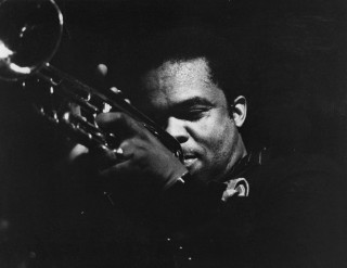 Man playing trumpet black white - a trumpet free wallpaper
