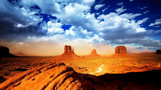 Desert landscape cloudy sky foreground - a few mountain free wallpaper