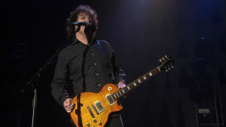 Man guitar stage microphone performance 2 - stage free wallpaper