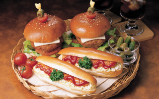 Basket hot dogs tomatoes glass - hot free wallpaper
