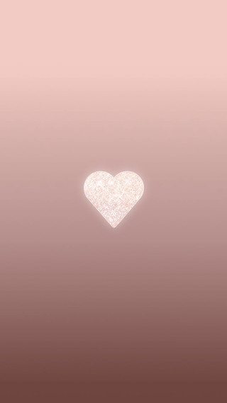 Heart shaped object pink background 2 - the middle free wallpaper