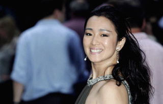 Woman long hair smile happy 5 - movie still free wallpaper