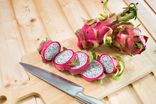 Dragon fruit halved cutting board - cutting free wallpaper