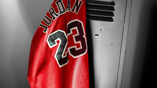 Jersey locker room background hanging - athletic free wallpaper