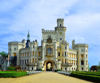 Castle gothic flemish baroque cityscape - a large castle free wallpaper