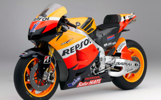 Motorcycle studio shot gray background 5 - foto realistic free wallpaper