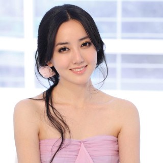Woman pink dress flower hair 2 - a pink dress free wallpaper