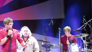 Stage performance group microphones band - a band free wallpaper