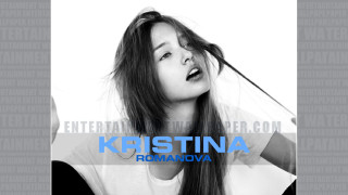 Woman long hair hairdryer looking - aaa game free wallpaper